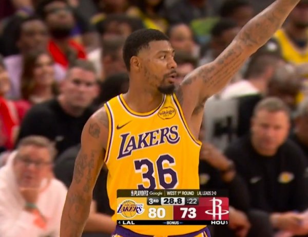 武汉股票配资开户 必须尿检！斯玛特送写意妙传 第9个助攻送范德比尔特上篮得手